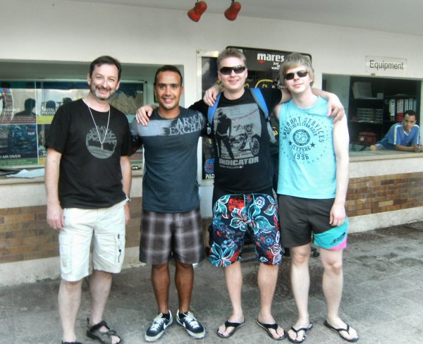 Qualified Divers - Me, Ahmed (instructor), Garry and Janne - Who's got the whitest legs?