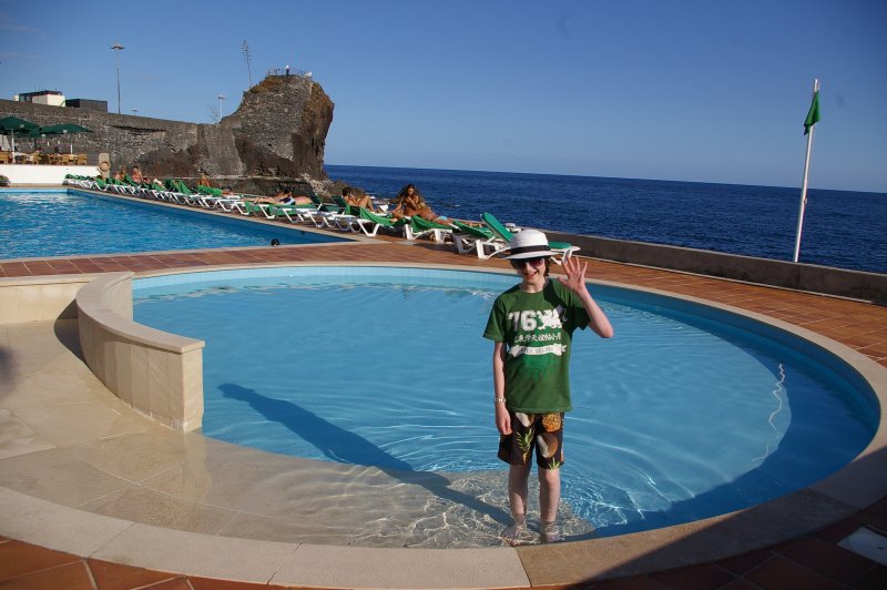 Ryan goes crazy in the pool...