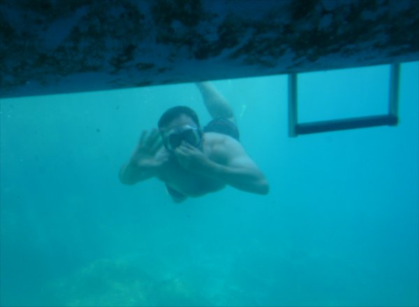 With a proper diving mask, there's no need to hold your nose!