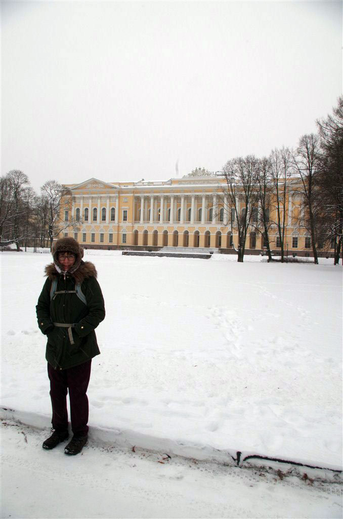 Mandy fights -10C outside the Russian Museum